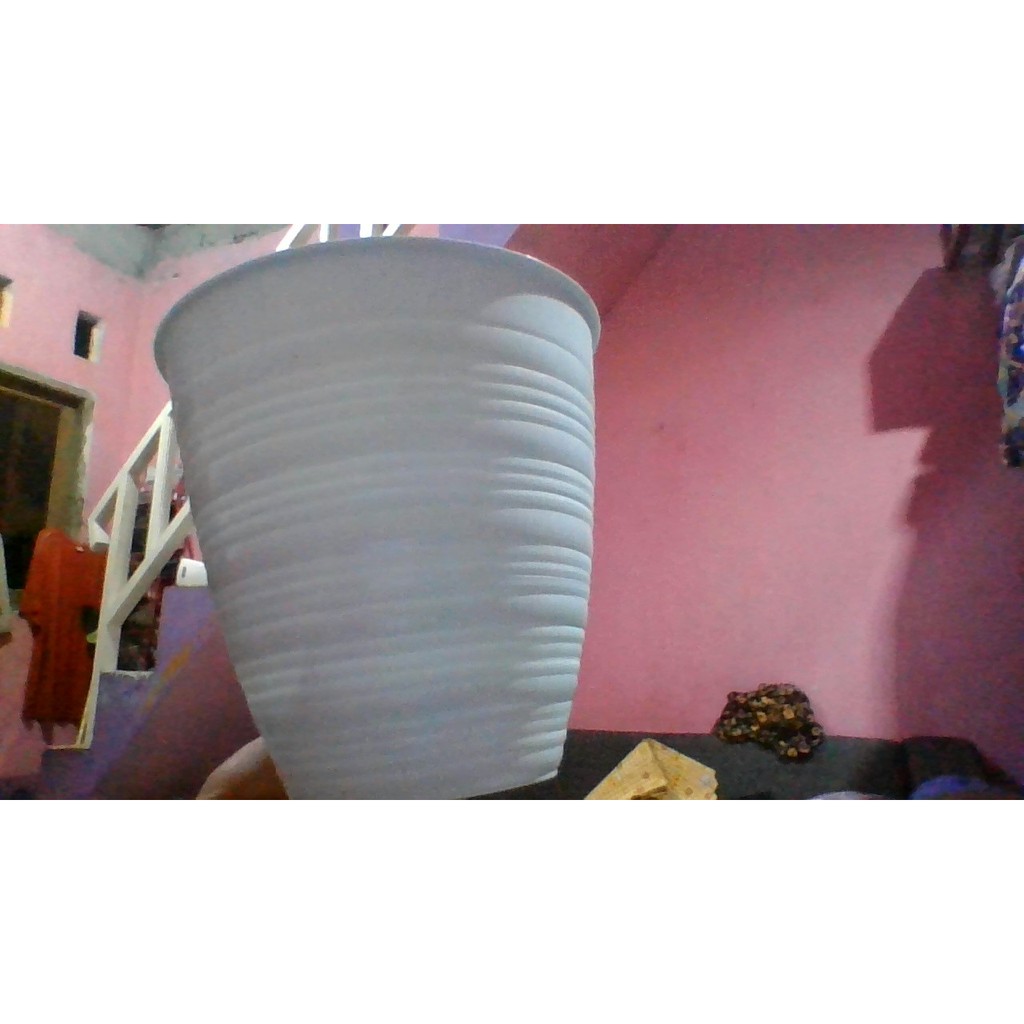 POT BUNGA JET GUCI 301 PUTIH