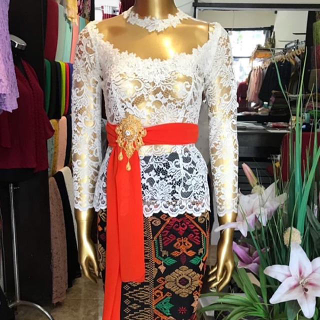 Kebaya modif leher tile