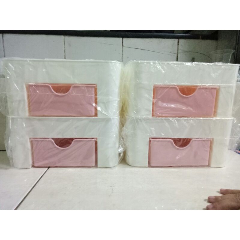 rak kosmetik