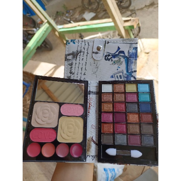 eyehadow dompet