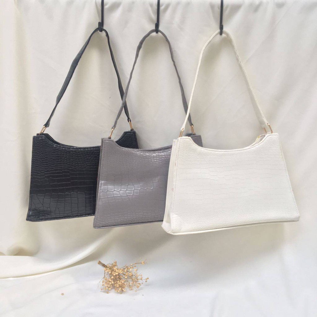 Sania Shoulder Bag