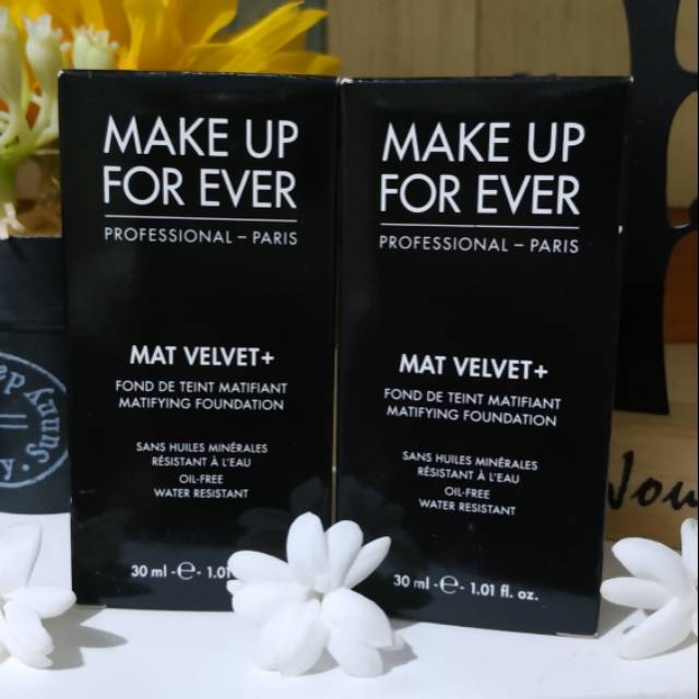 Mat Velvet+ Matifying Foundation