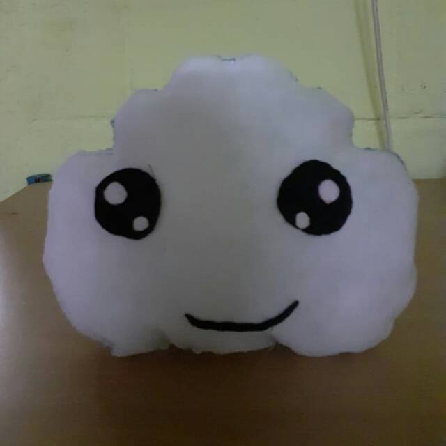 Bantal awan putih