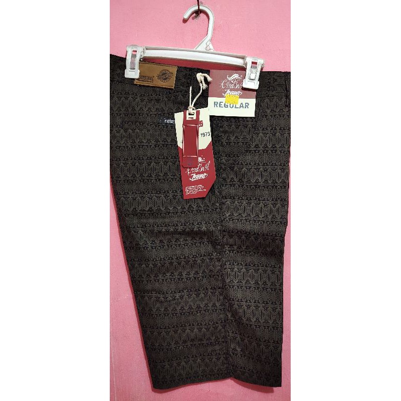 celana pendek katun motif