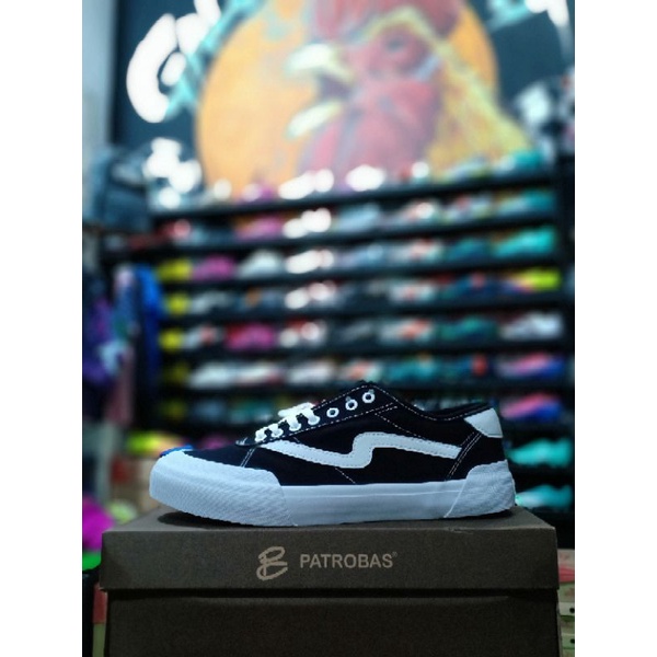 sepatu patrobas ivan low original