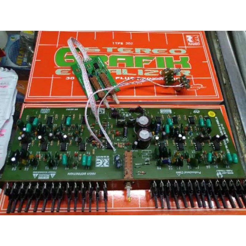 KIT STEREO GRAFIC EQUALIZER 30 CHANNEL 2X15 PLUS REGULATOR