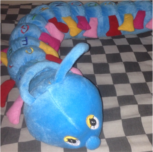Boneka Ulat Abjad