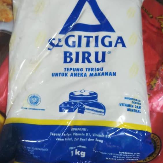 TERIGU SEGITIGA BIRU 1 KG 1 DUS