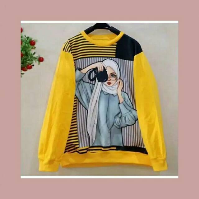 SWEATER CEWEK KAMERA