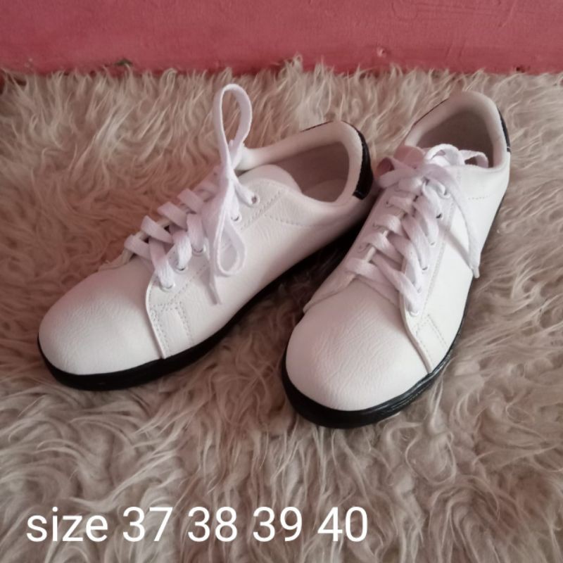 Sepatu Wanita