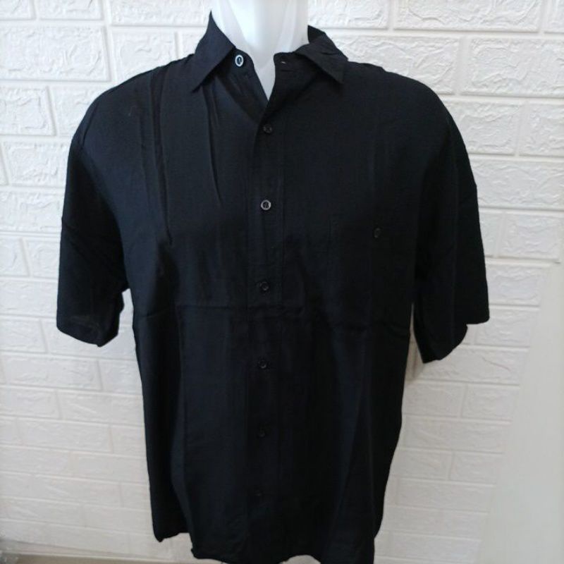 Kemeja Hitam Pria Solutions