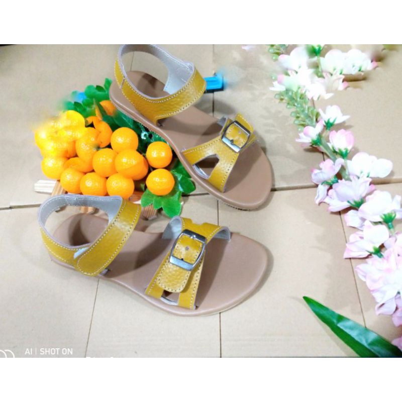 sandal kulit anak