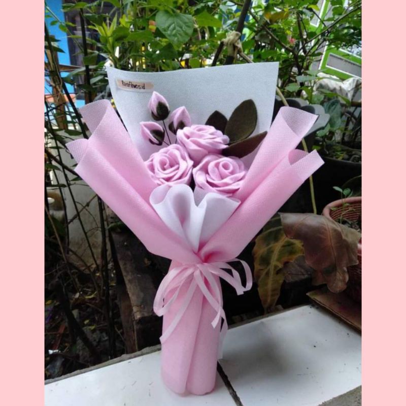 buket bunga mawar