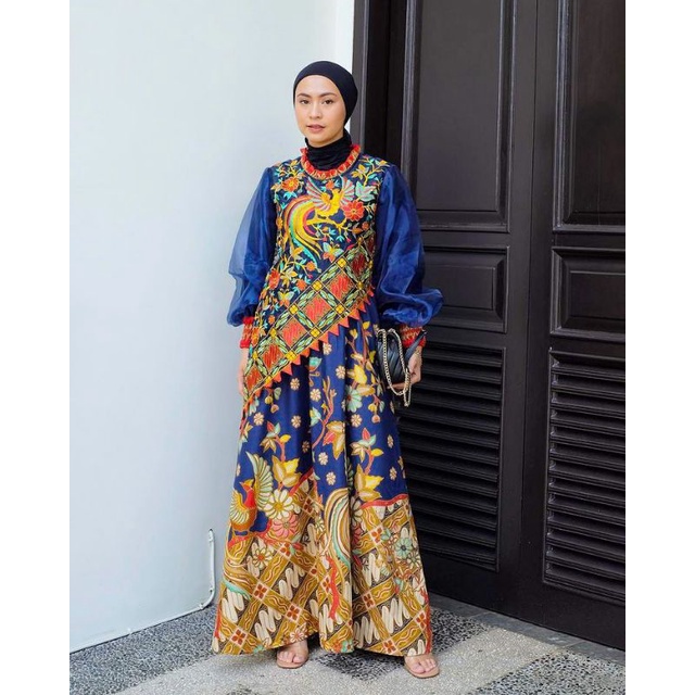 QUEEN DRESS