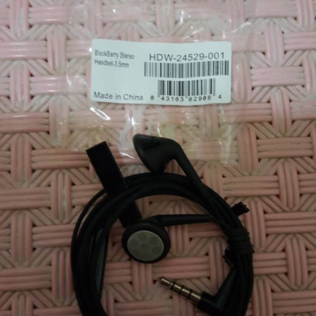 Earphone headset blackberry baru