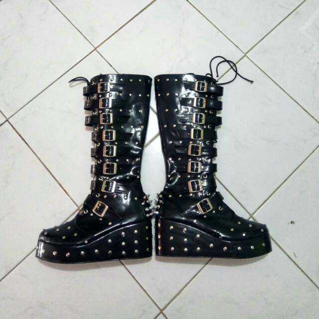 Boots wanita