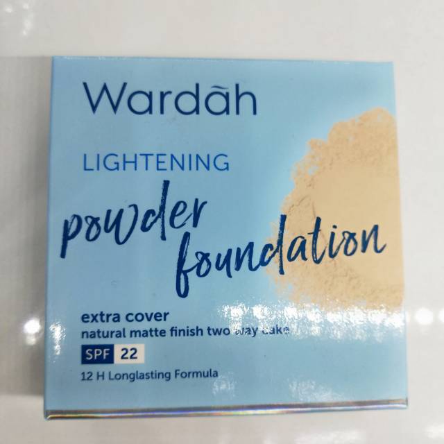 Wardah lightening powder foundation..