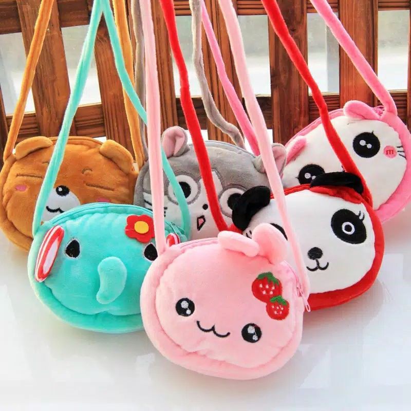 tas slempang boneka