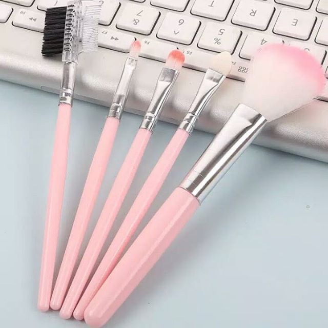 Brush make up