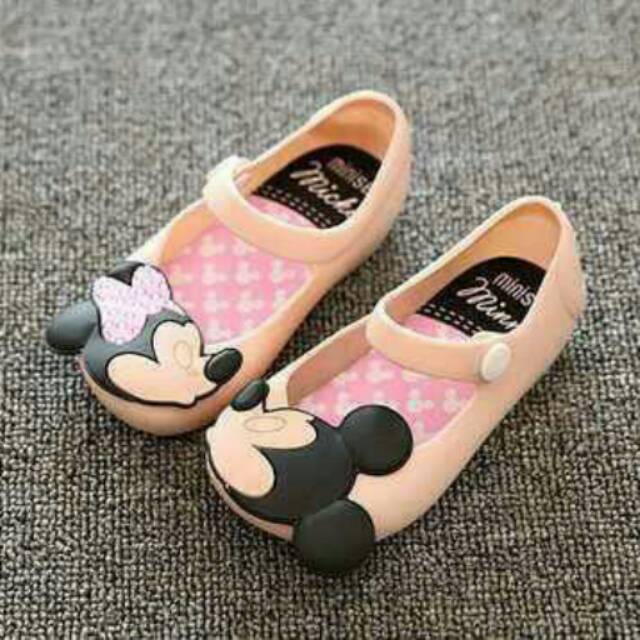 Sepatu jelly