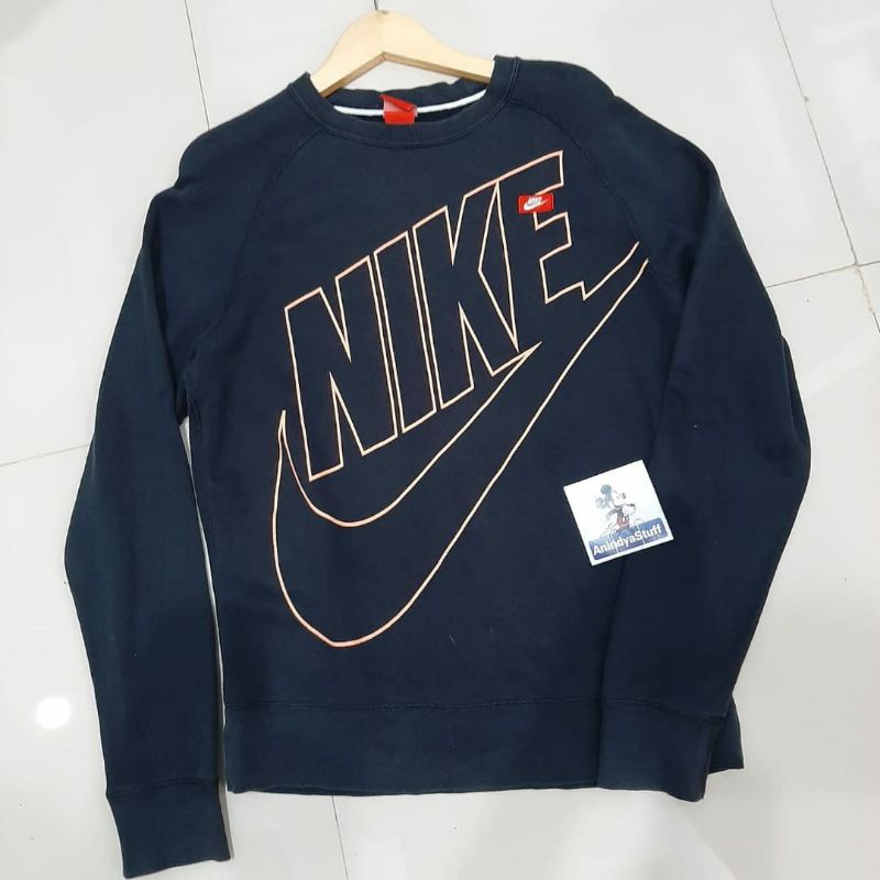 crewneck nike sold