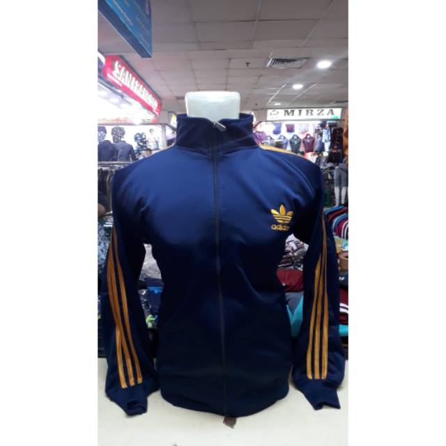 Jaket adidas