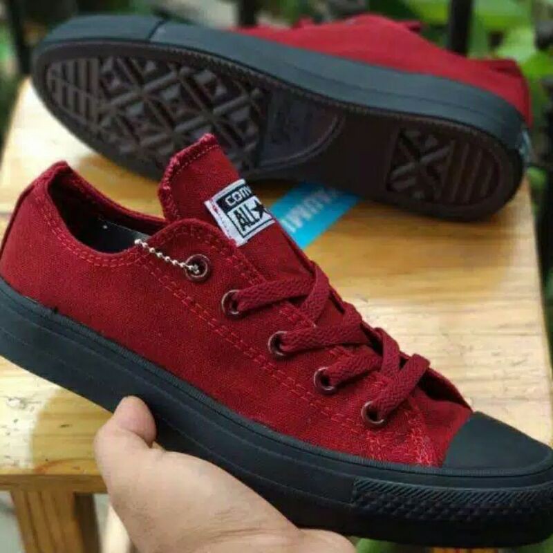 sepatu merah