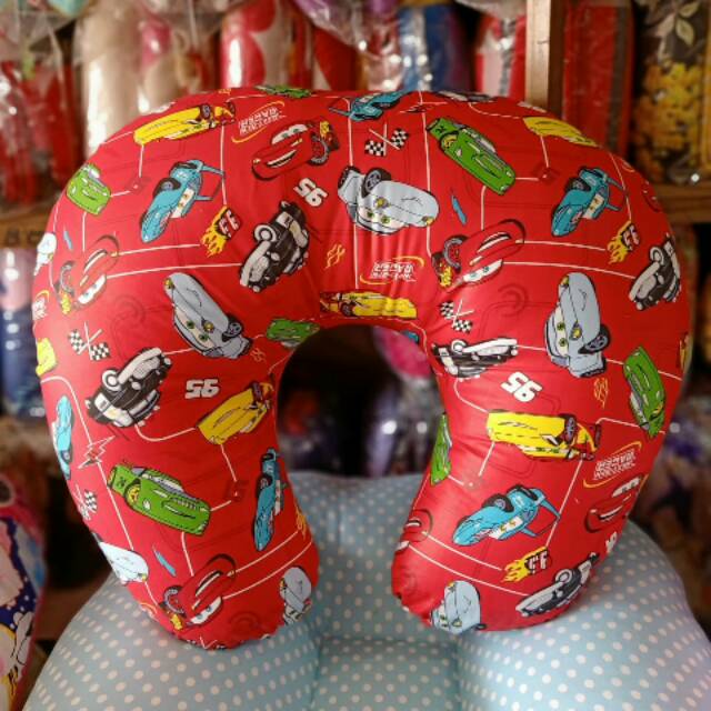 bantal menyusui