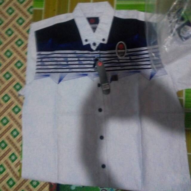 Kemeja flanel