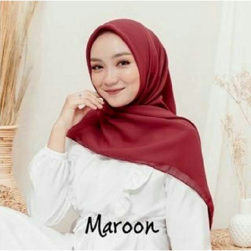 Kerudung paris maroon
