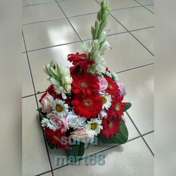 Dijual karangan bunga / kembang meja Diskon