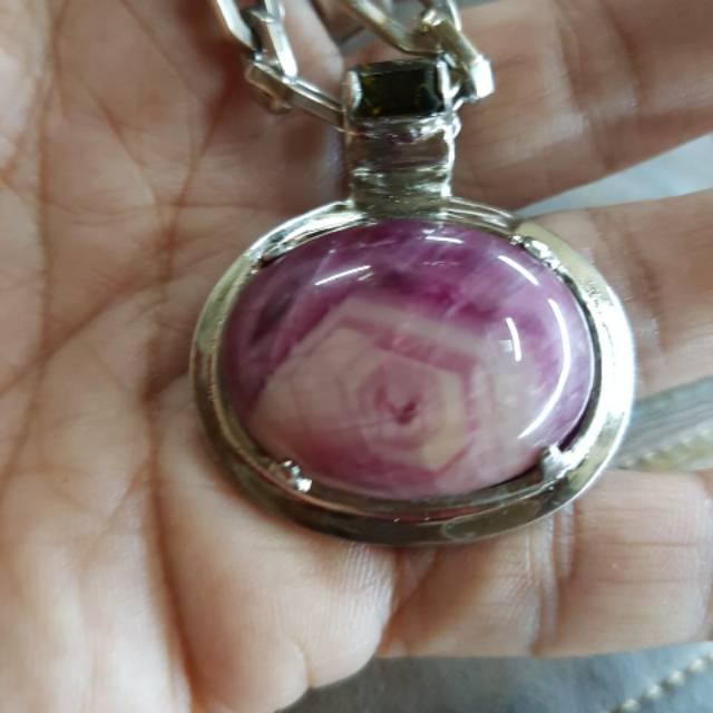 SALE Liontin ruby BESAR
