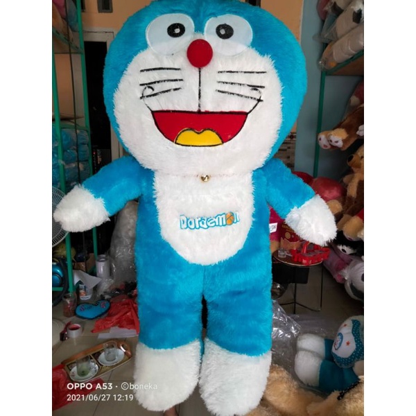 Boneka Doraemon
