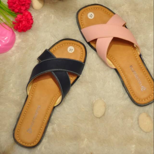 Sandal wanita