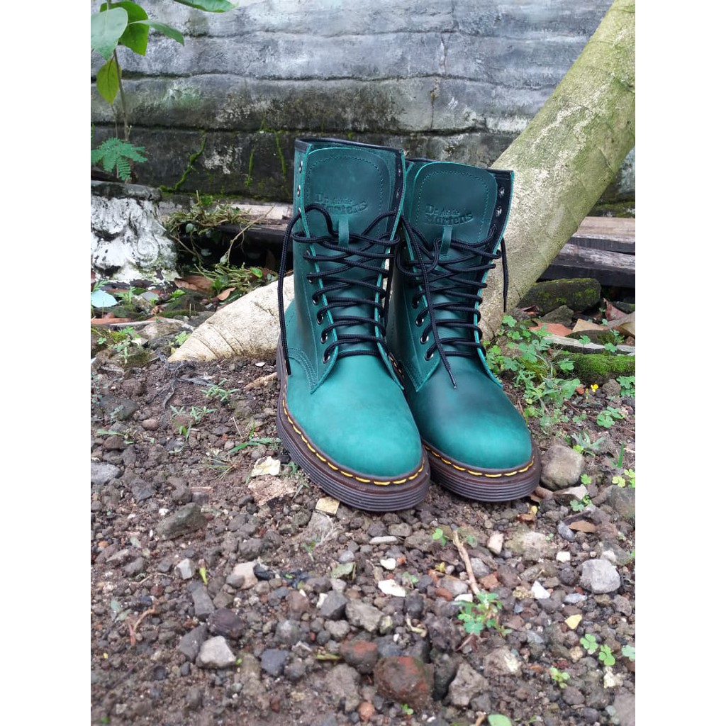 sepatu docmart 10 hole