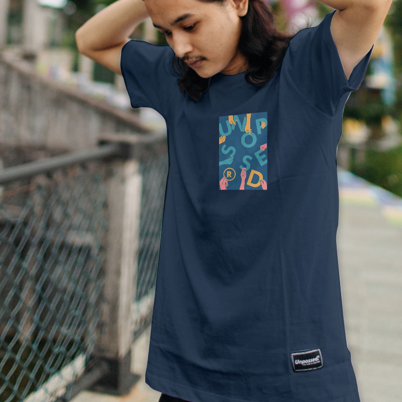Unpossed Kaos Pendek "Hand"' Navy 635
