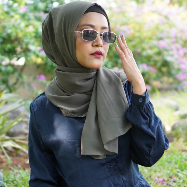 Fatmah pashmina Navy
