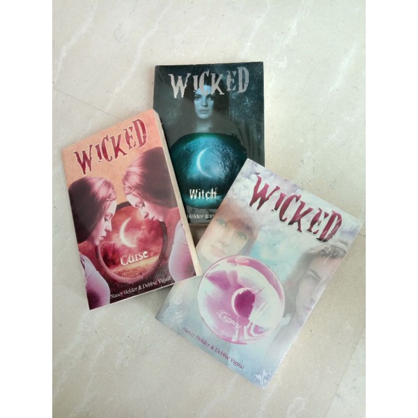 Paket novel Wicked 1,2,3