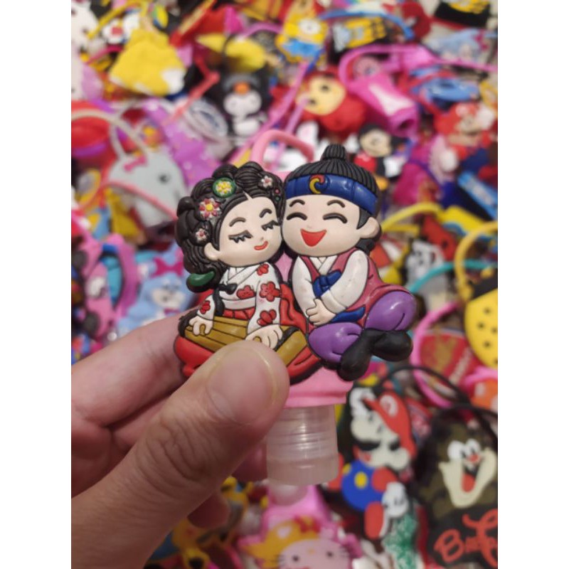 Hand sanitizer couple korea