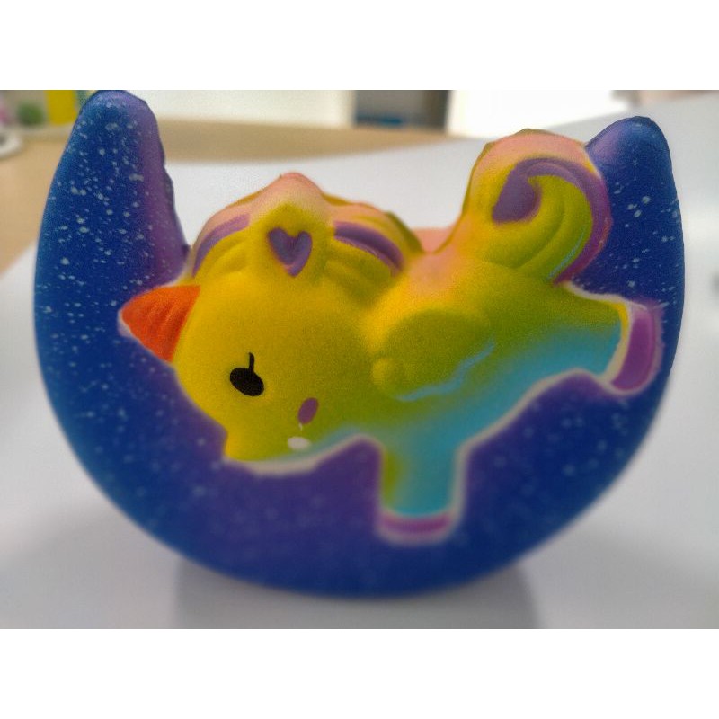 MAINAN SQUISHY UNICORN