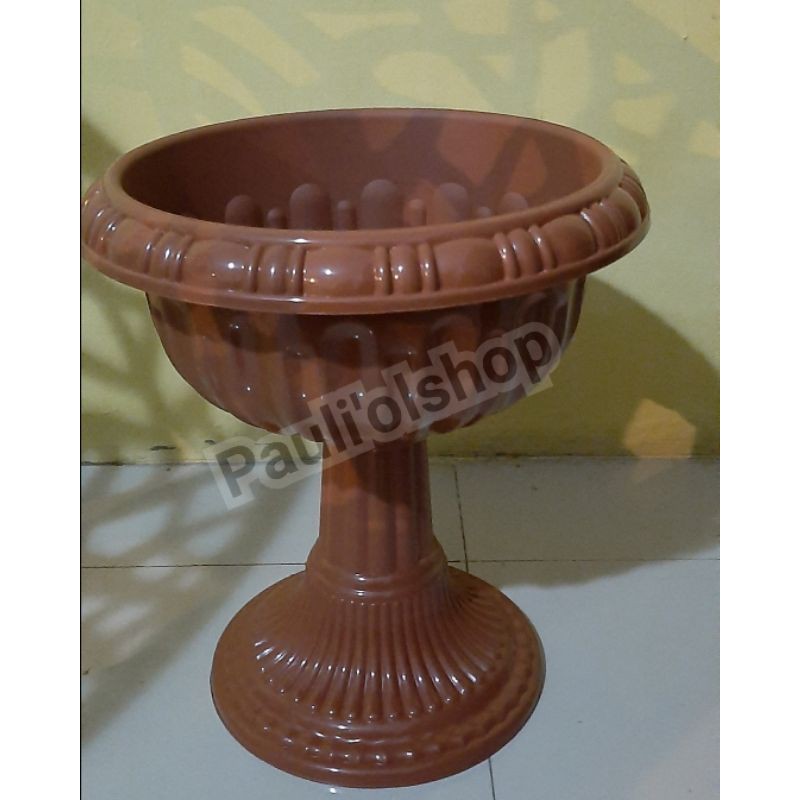 pot piala tinggi 40cm