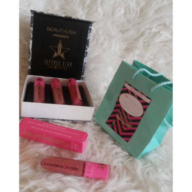 JEFFREE STAR VELOUR LIQUID.