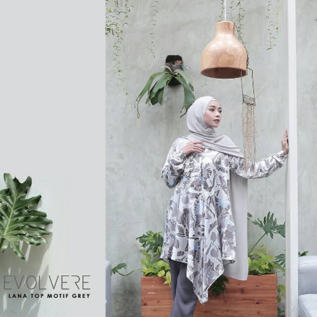 LANA TOP MOTIF