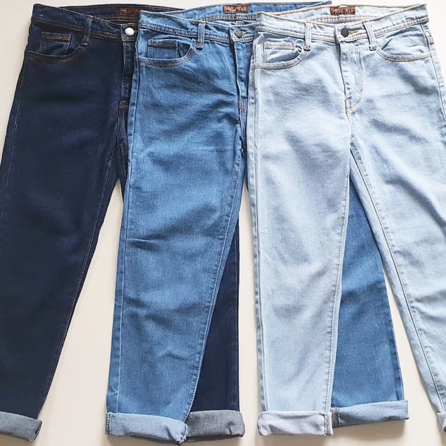 BASIC BOYFRIEND JEANS