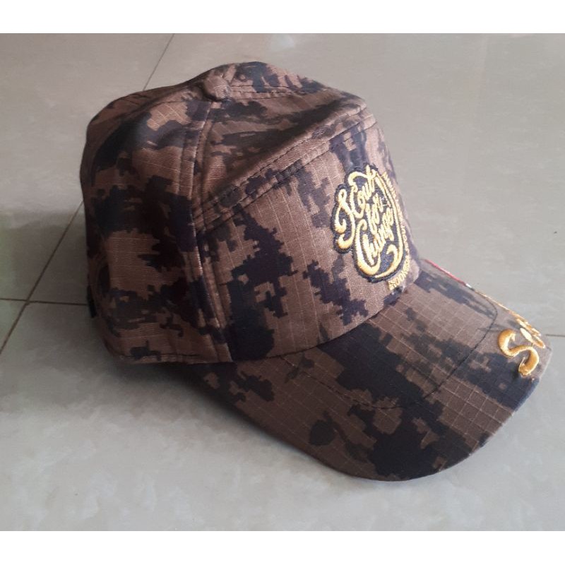 topi lapangan
