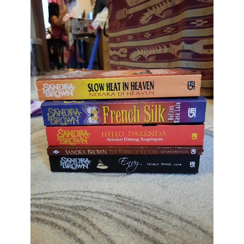 PRELOVED Novel Sandra Brown