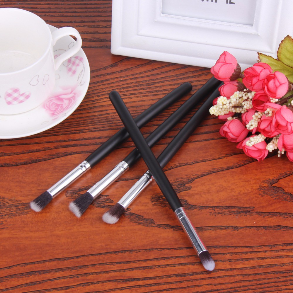 4 PCS Blending Eyeshadow Make Up Brush