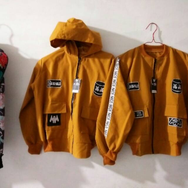 bomber strip