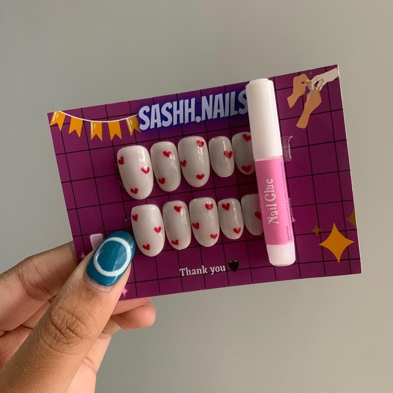 PRESS ON NAILS valentine edition white