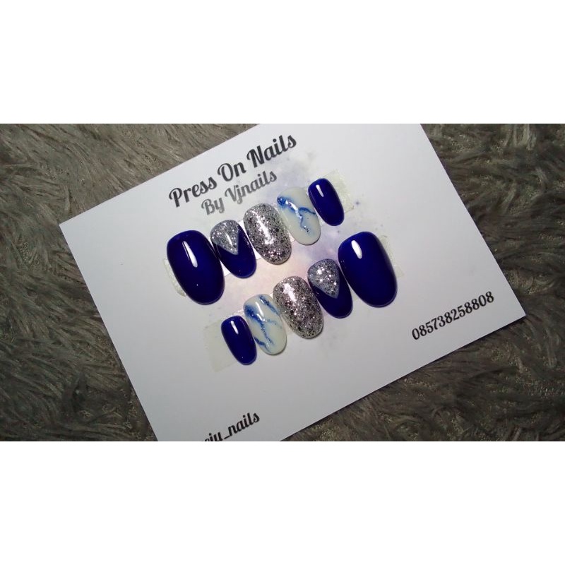 Press on nails